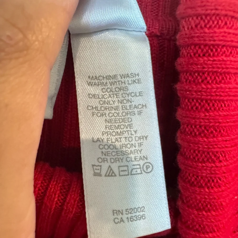 VTG Liz Claiborne Women’s M Red Turtleneck Sweater Essential Holiday Comfort - Picture 6 of 9